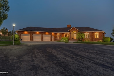 901 Corvette Cir, Bismarck, ND 58503 - photo 6