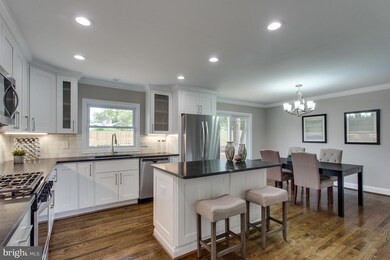 8637 Winthrop Dr, Alexandria, VA 22308 - photo 6