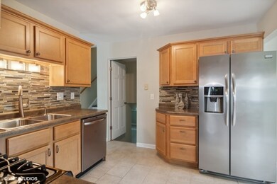 906 Hickory Ln, Naperville, IL 60540 - photo 6