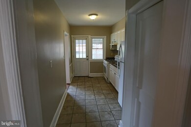 902 Allendale St, Baltimore, MD 21229 - photo 5