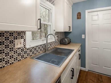 55 Foster Rd, Essex Junction, VT 05452 - photo 4