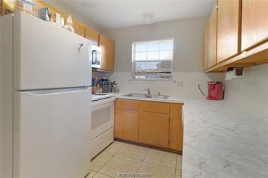 Unit B kitchen