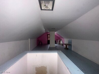 Additional living space with vaulted ceiling