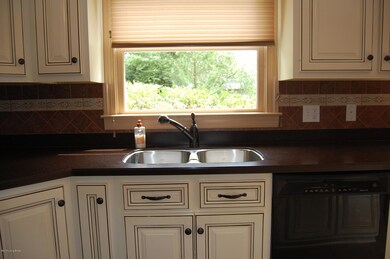 5511 Cumnock Rd, Louisville, KY 40291 - photo 5