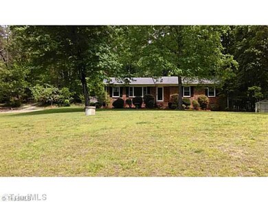 5512 Fallingbrooks Dr, Greensboro, NC 27407 - photo 2
