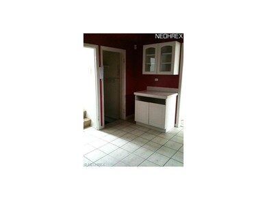 Nice kitchen with plenty of room!