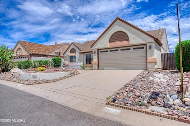 7886 N Roundstone Dr, Tucson, AZ 85741 - photo 2