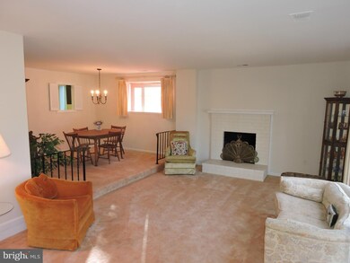 3817 Persimmon Cir unit 3817, Fairfax, VA 22031 - photo 3