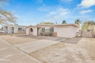 15340 Mineral Ct, Horizon City, TX 79928 - photo 3