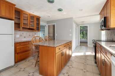 50 Pleasant St unit 2, Wakefield, MA 01880 - photo 6
