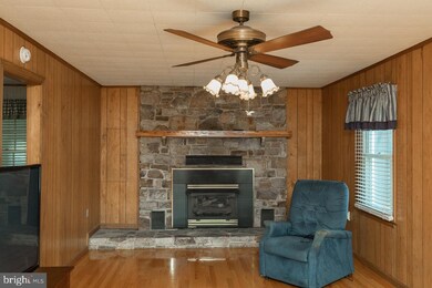 273 Walton St, Strasburg, VA 22657 - photo 7