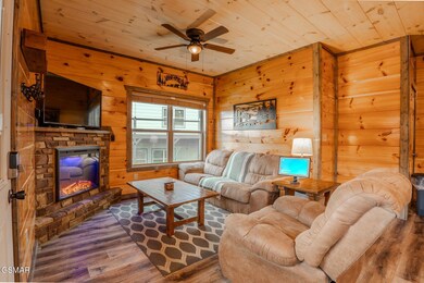 2043 Eagle Feather Dr, Sevierville, TN 37876 - photo 3