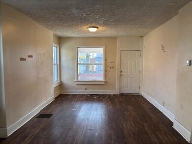 Living room 3