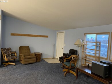 895 Brandon St, Irrigon, OR 97844 - photo 4