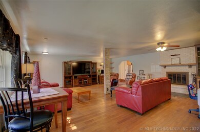 1203 E 8th St, Sand Springs, OK 74063 - photo 4