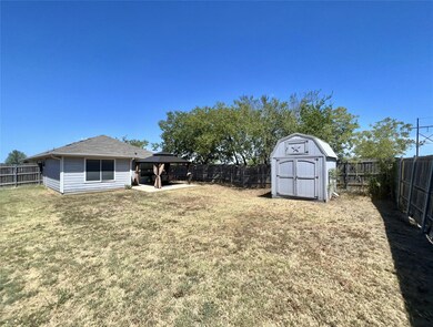 506 Glenwood St, Gainesville, TX 76240 - photo 4