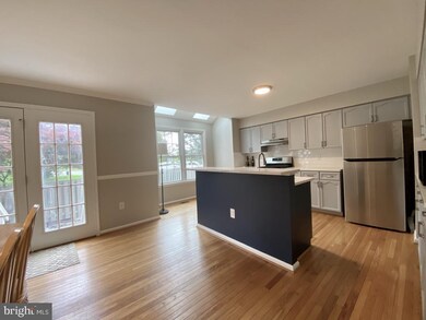 21804 Stonington Square, Sterling, VA 20164 - photo 2