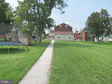 209 N Queen St, Littlestown, PA 17340 - photo 7