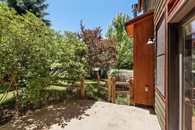 SIde patio