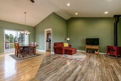 740 Duck Pond Way-2