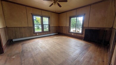 112 Pine St, Peterson, IA 51047 - photo 6