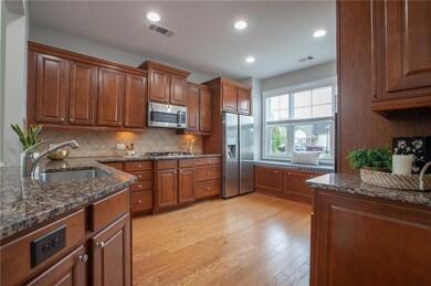 Kitchen with 5 Burner Gas Cooktop, Convection Micr