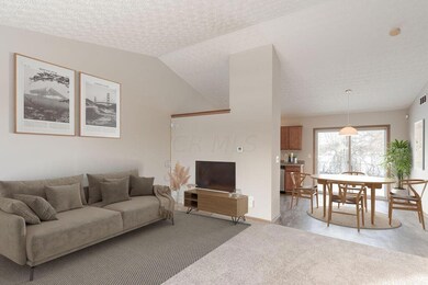 3123 Falcon Bridge Dr, Columbus, OH 43232 - photo 2