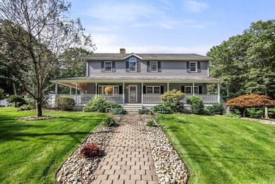 11 Mayflower Cir, Leicester, MA 01524 - photo 3