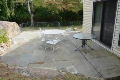 70 Mary Ln, Riverside, CT 06878 - photo 4