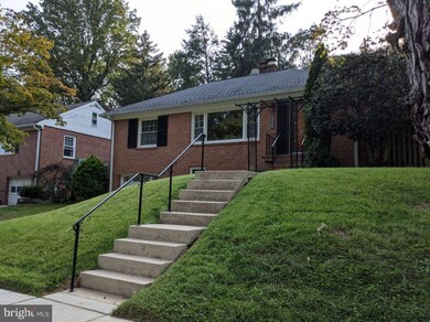 1026 W Taylor Run Pkwy, Alexandria, VA 22302 - photo 5