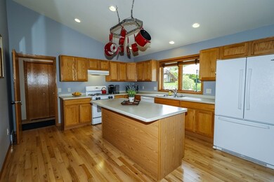 5219 Snapdragon Trail, Fitchburg, WI 53711 - photo 4