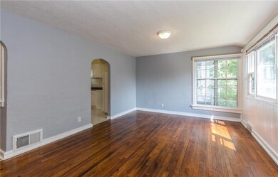 1421 Clinton Ave, Des Moines, IA 50313 - photo 2