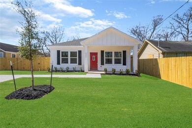 6726 Shotwell St, Houston, TX 77028 - photo 4