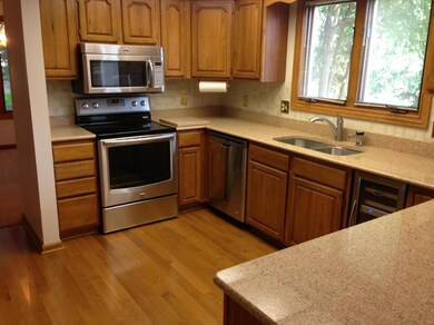 7 Bright Kitchen