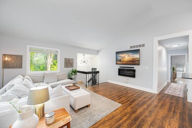 8-web-or-mls-3008 Heatherleaf Way 008