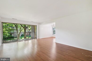 35 Canterbury Square unit 202, Alexandria, VA 22304 - photo 2