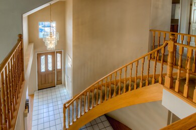 7 Interior Entry photo b