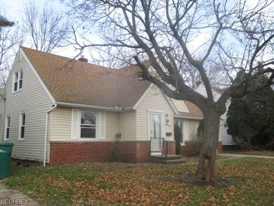 18201 Dalewood Ave, Maple Heights, OH 44137 - photo 2