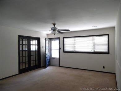 1008 E 10th St, Cushing, OK 74023 - photo 4