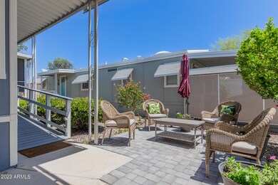 PAVER SITTING AREA