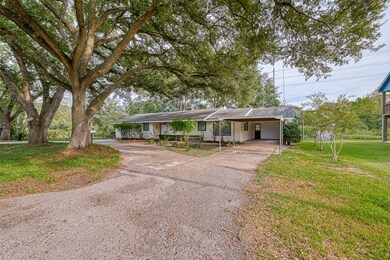 203 College St, East Bernard, TX 77435 - photo 3