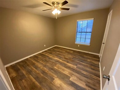 1502 Daffan Ave, Ennis, TX 75119 - photo 6