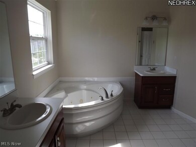 27014 Valeside Ln, Olmsted Falls, OH 44138 - photo 5