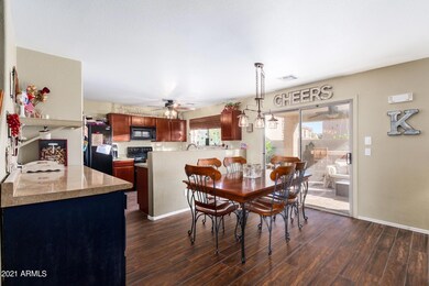 Eat-in Kitchen