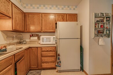 1046PleasantSt_0005