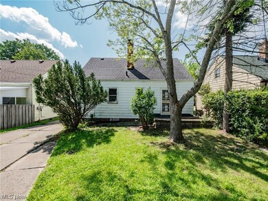 19121 Raymond St, Maple Heights, OH 44137 - photo 6