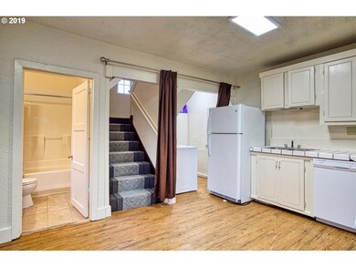 1004 E 8th St, the Dalles, OR 97058 - photo 5