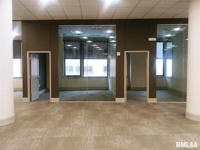 104 W 2nd St unit 2B, Davenport, IA 52801 - photo 2