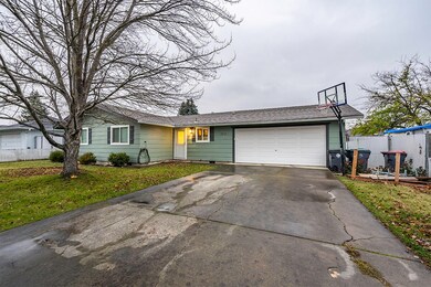 1573 Valley View Dr, Medford, OR 97504 - photo 4