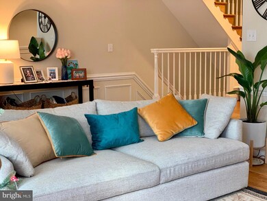 8311 Turnberry Ct, Potomac, MD 20854 - photo 2